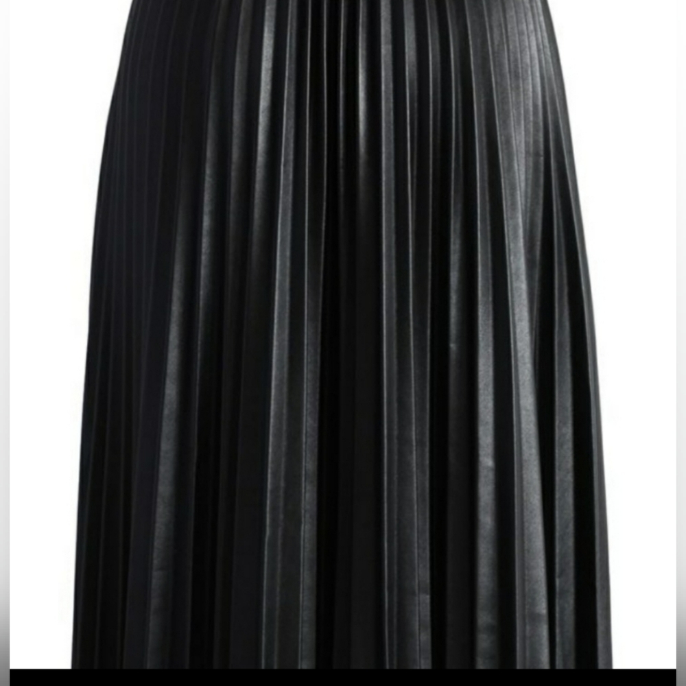 Sz M: Pleather pleated midi skirt